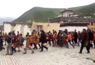 Tibetan schoolchildren