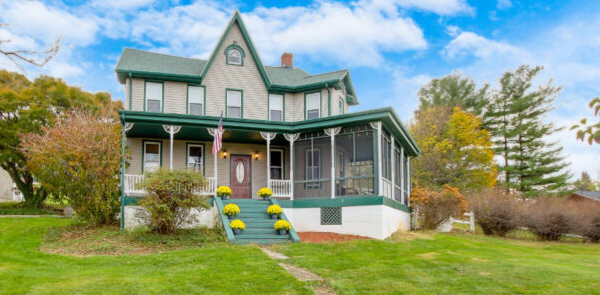 House with green trim