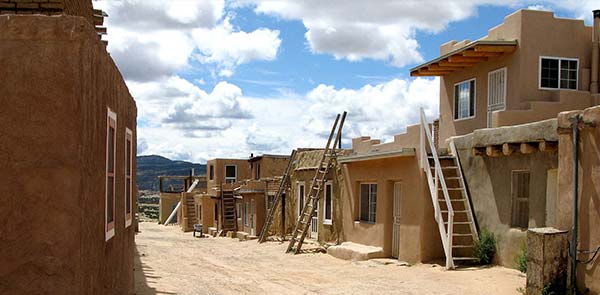 Adobe pueblos