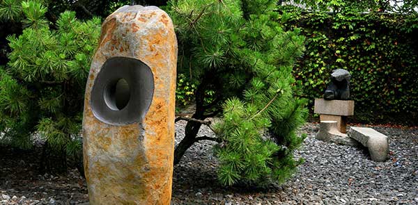 Isamu Noguchi sculpture