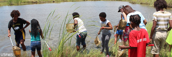 Kids at the Houston Urban Wildlife Refuge Kids at the Houston Urban Wildlife Refuge 