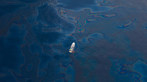 Sunlight and the fate of oil at sea