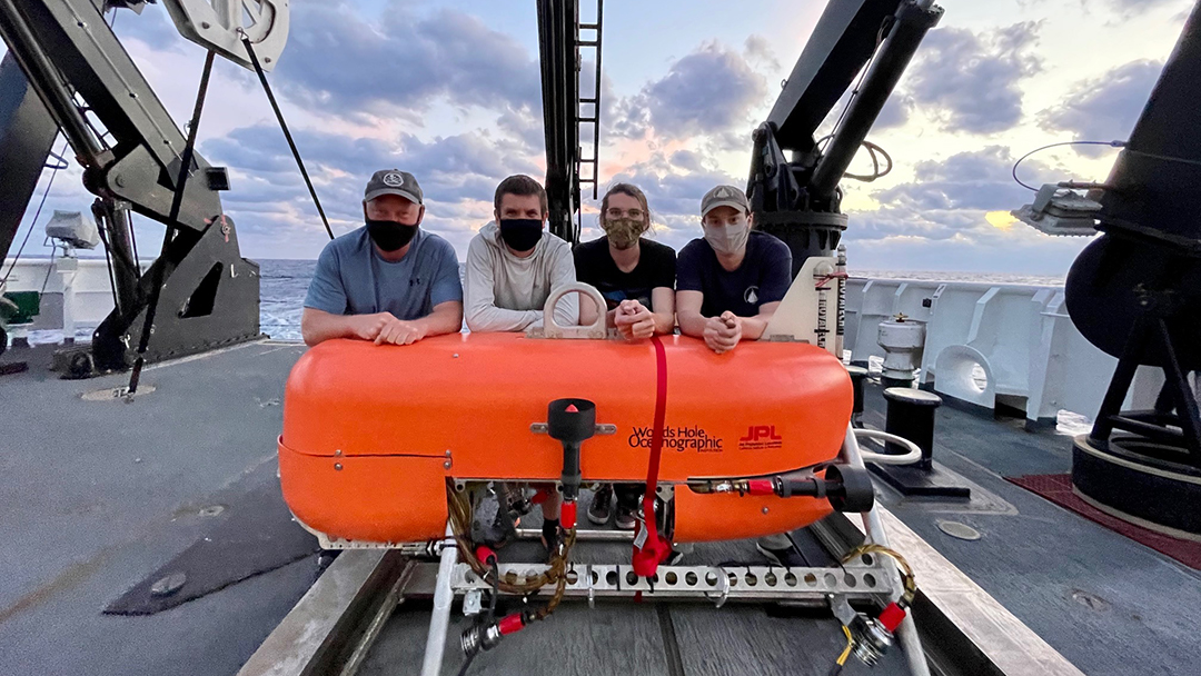 WHOI joins investigators to test robots on NOAA-led Expedition