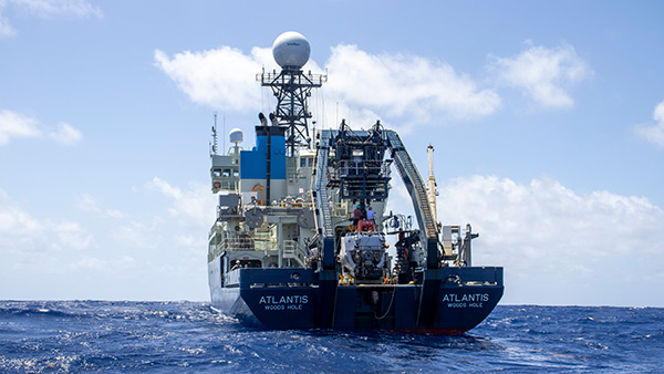 Exploring the biology, geology and history of the Galápagos Platform