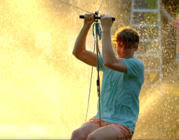 Kade ziplining