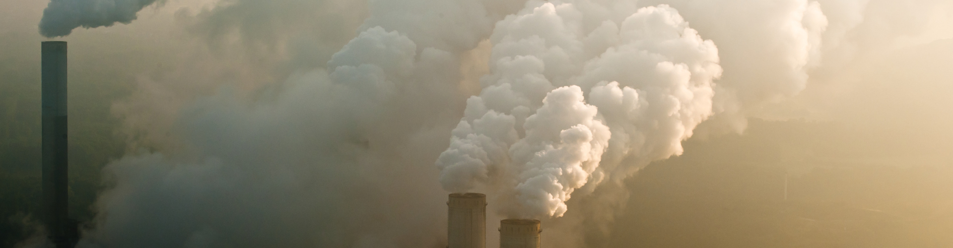 photo of coal plant pollution
