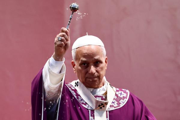 Pope Leo distributing holy water