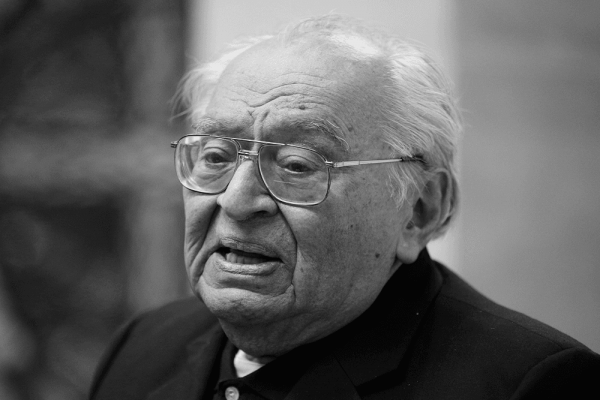 Black and white photo of father Gustavo Gutiérrez