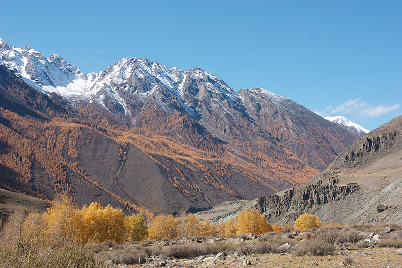 photo of a mountain valley