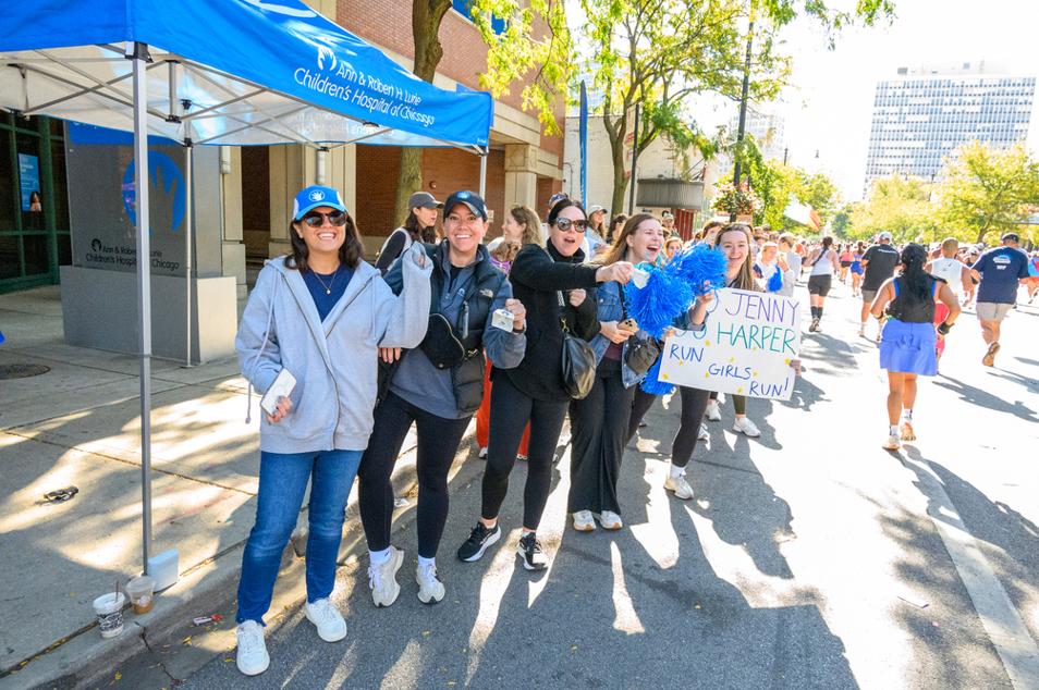 Group cheering on the Lurie Children's Chicago Marathon Team