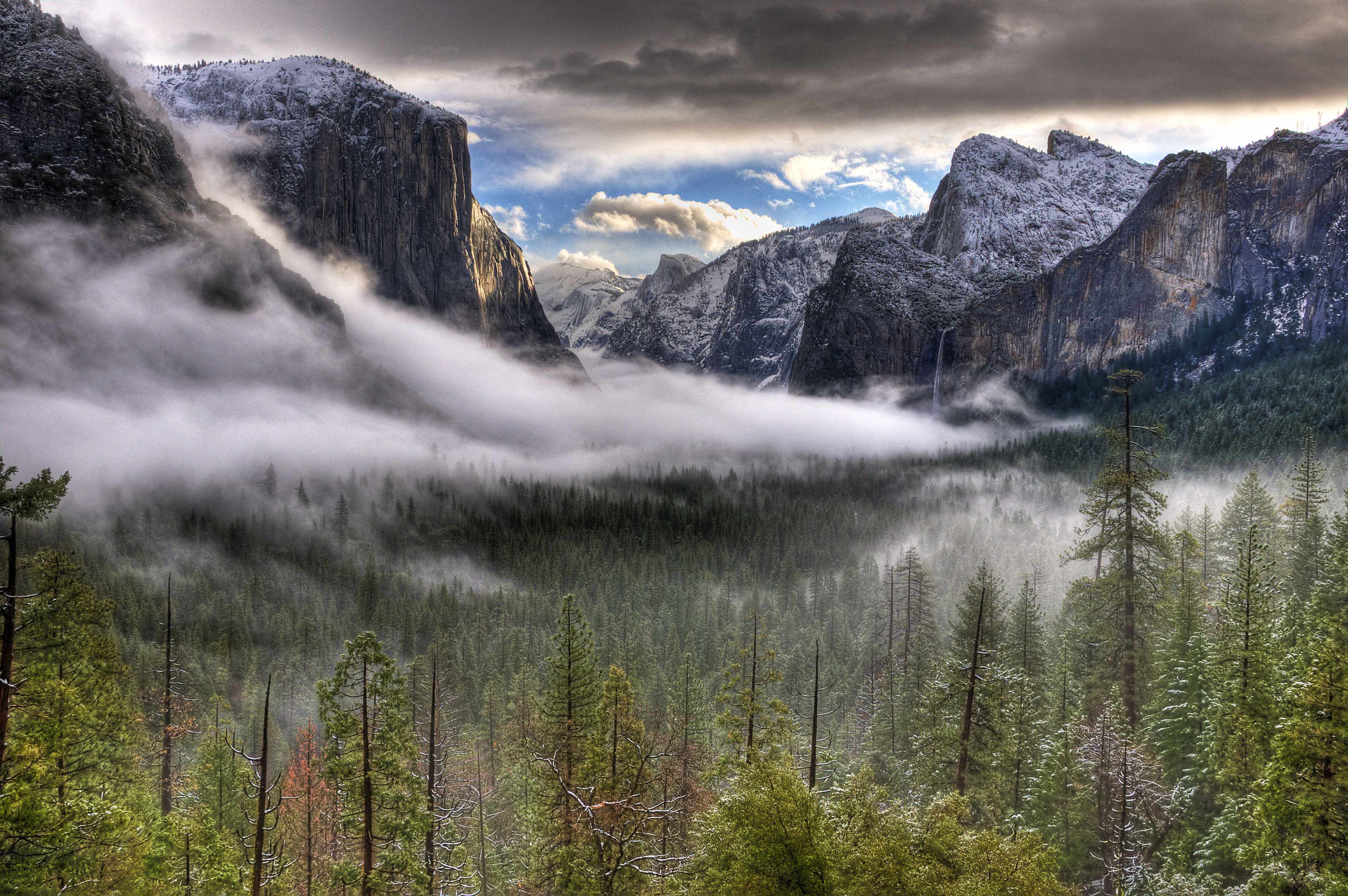 Winter sunrise at Yosemite Valley