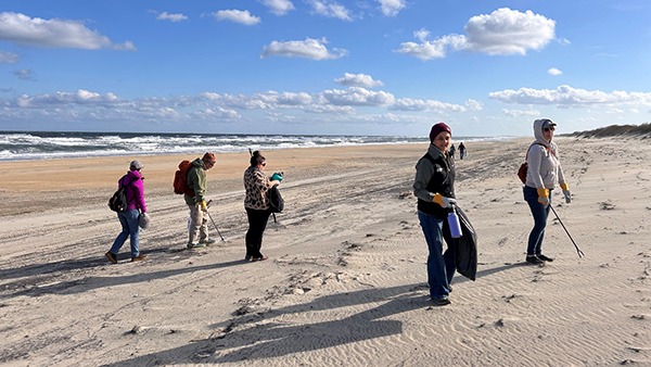 beach cleanup crew